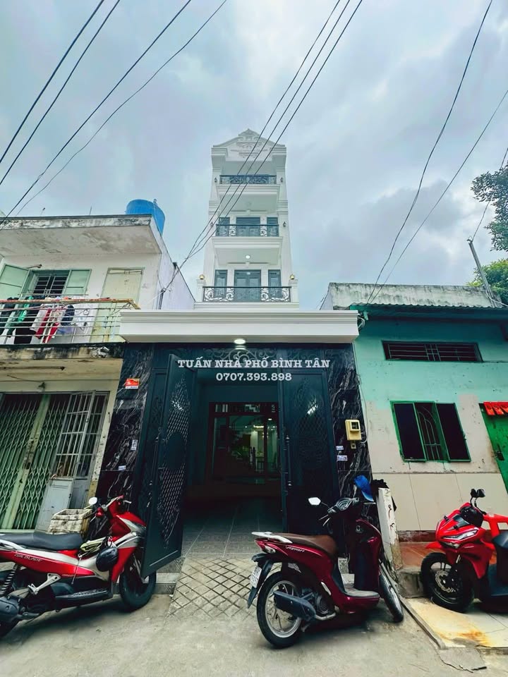 Nhà phố Bình Tân 717m² giá 8.2 tỷ - Nở hậu tài lộc, giao thông thuận tiện!