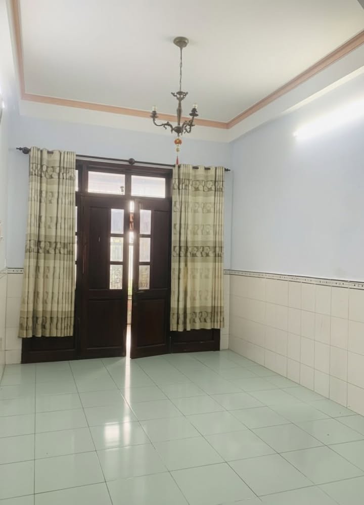 Nhà phố 3 tầng 4PN đường Hoàng Trọng Mậu 96m² giá chỉ 5.x tỷ - Sổ riêng chính chủ!