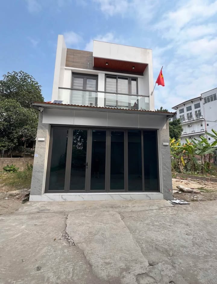 Nhà 2 tầng đường Dương Tự Minh 72m² giá 2 tỷ - Full nội thất tiện nghi!