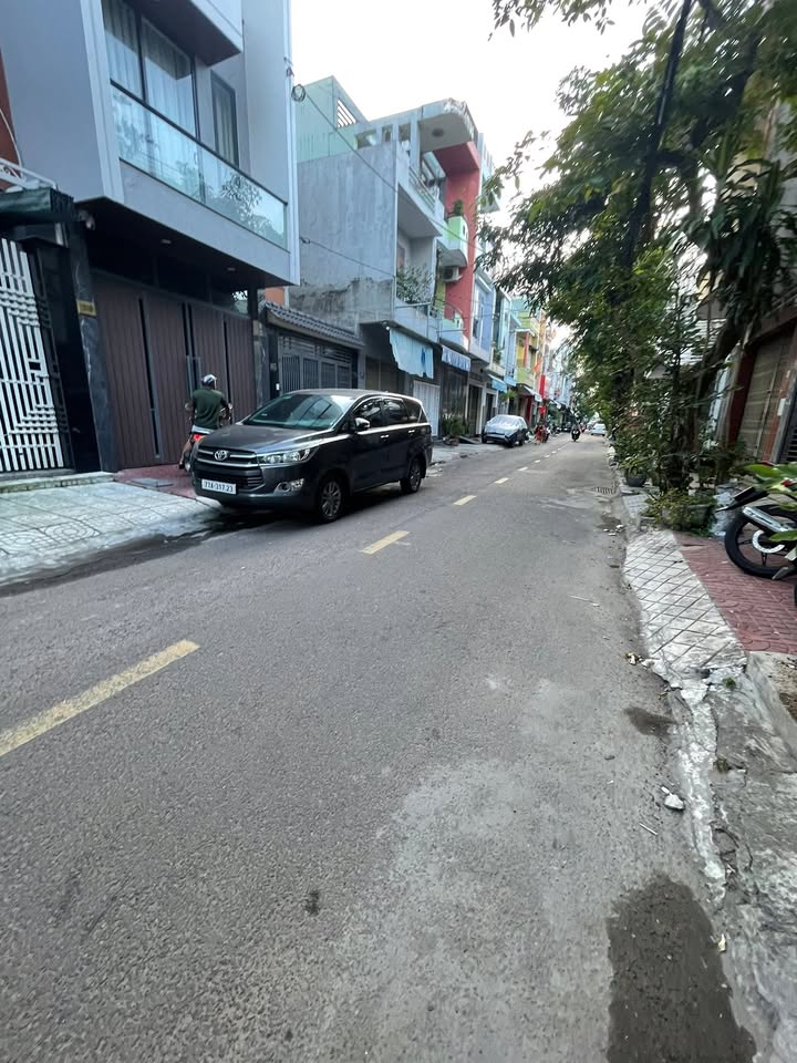 Nhà mặt tiền Huỳnh Thúc Kháng, 68m² giá 7 tỷ - Cơ hội đầu tư hiếm có!