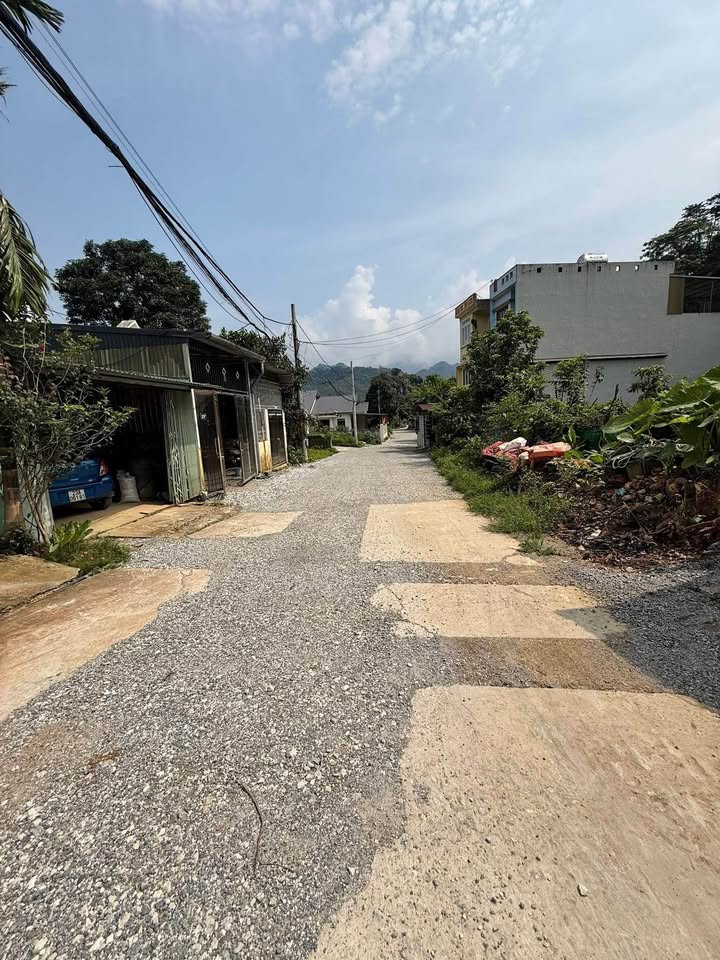 Đất nền Hồ Xuân Hương, Hà Giang 90m² giá 1.6 tỷ - Vị trí đẹp, giao thông thuận lợi!