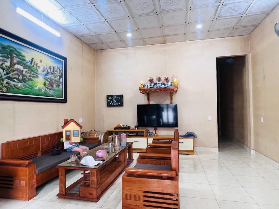 Nhà gác lửng tại trung tâm Nguyễn Trãi 100m² chỉ 2.5 tỷ - An ninh tốt, gần chợ và trường học!