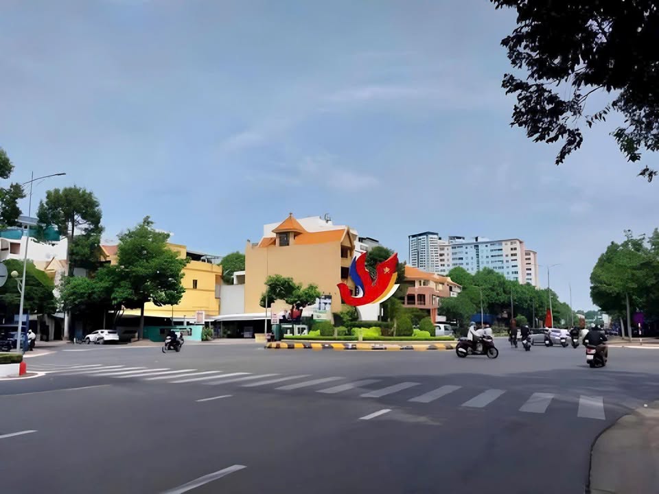 Đất Tặng Nhà 1 Trệt 2 Lầu tại Nguyễn Thái Học, Vũng Tàu 210m² - Vị trí kinh doanh cực tốt!