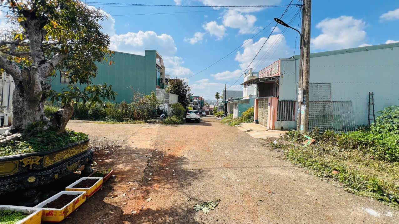 Đất nền khu tái định cư Ngô Giá Khảm, Pleiku 85m² giá 1.7 tỷ - Địa điểm lý tưởng cho đầu tư!