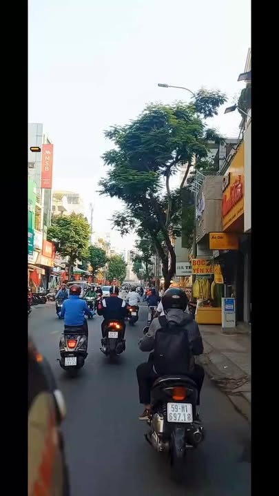 Nhà phố hẻm thông Phạm Văn Hai, Quận Tân Bình, 90m² giá 4.7 tỷ - Thiết kế ấm áp, không gian thoáng mát!