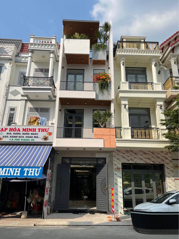 Nhà phố 4 phòng ngủ Phường Bình Chuẩn 78m² giá 6.5 tỷ - Sẵn sàng vào ở ngay!