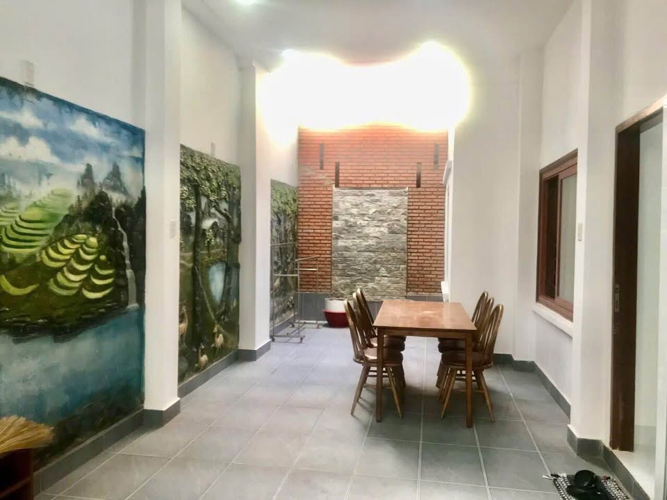 Nhà 2 tầng hẻm Tuệ Tĩnh, Trần Phú Nha Trang 117m² giá 11 tỷ - Cơ hội đầu tư hấp dẫn!