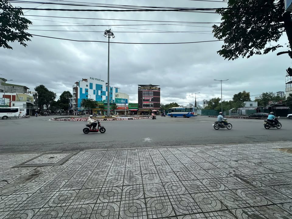 Nhà cấp 4 Dương Quảng Hàm - 187.73m² giá 18.773 tỷ - Cơ hội đầu tư hiếm có!