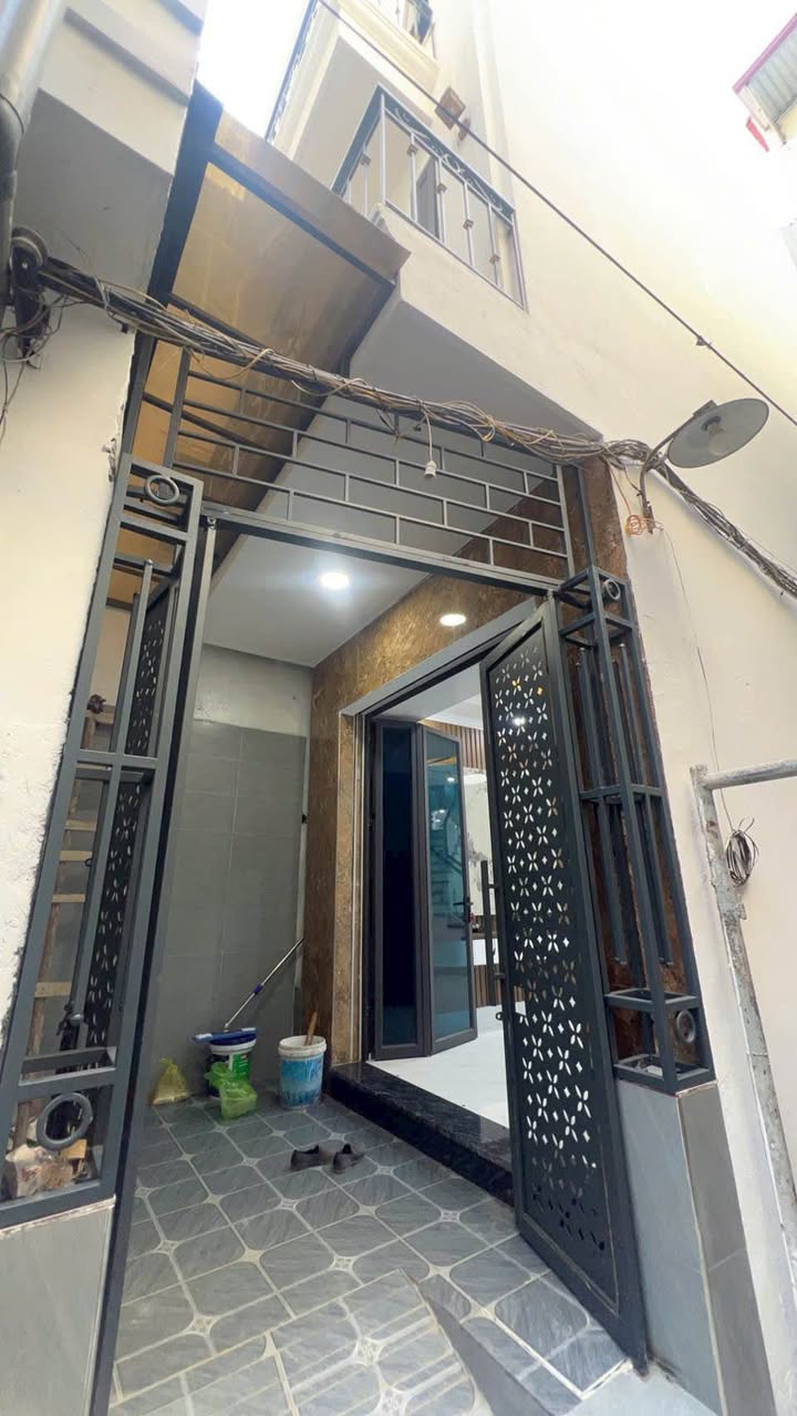 Nhà đẹp Ngõ 222 Hoàng Minh Thảo, Hải Phòng 43m² giá 3.75 tỷ - Xây mới, lô góc thoáng mát!