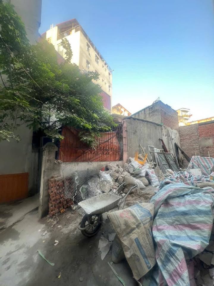 Đất Trần Cung 45m² giá 5.8 tỷ - Phong thủy tốt, ô tô sát nhà!