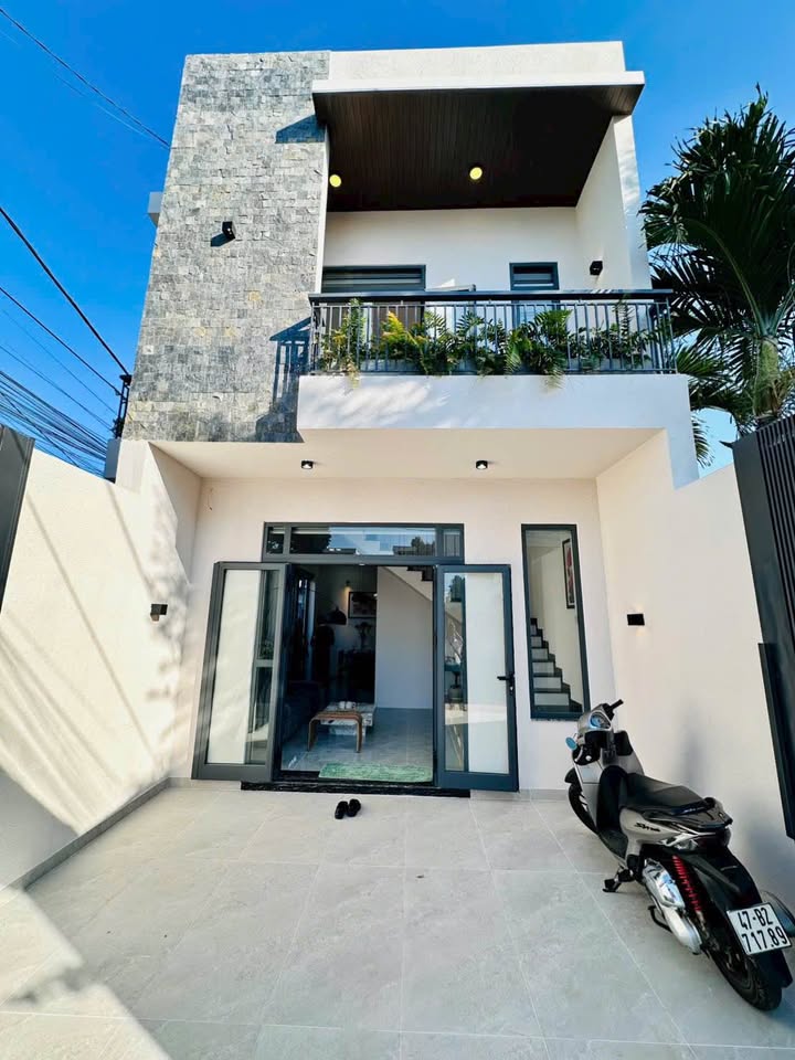 Nhà góc 2 mặt tiền hẻm Dương Vân Nga, Buôn Ma Thuột 68m² giá 4.6 tỷ - Thiết kế hiện đại, full nội thất!