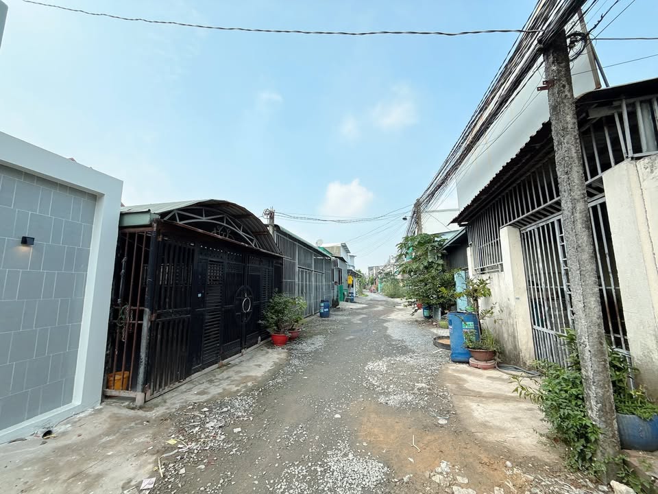 Nhà cấp 4 mới xây 100m² tại KDC Phú Nguyên 1, 1.95 tỷ - Thiết kế hiện đại, sẵn sàng ở!