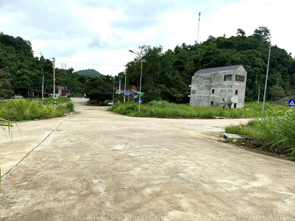 Đất nền khu tái định cư Hoàng Văn Thụ Lạng Sơn 152m² giá 1.946 tỷ - Lô góc 2 mặt tiền thuận lợi!