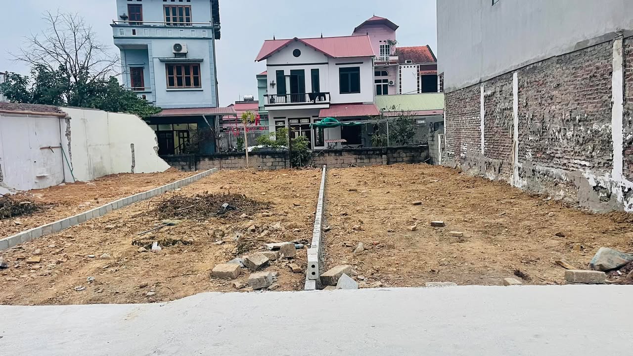 Bán lô liền kề Hẻm 726 Đường Bà Triệu 95m² giá 2 tỷ - Ô tô vào tận cửa!