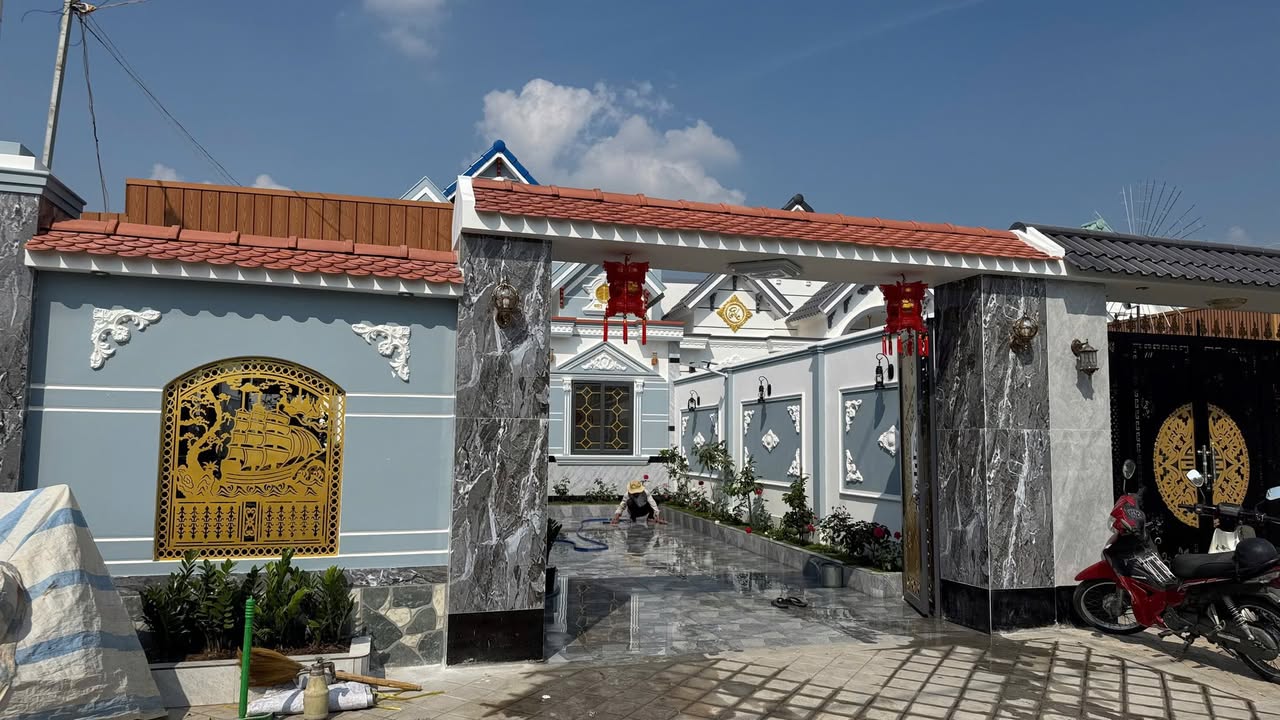 Nhà phố mái thái 224m² tại Đồng Tháp - Giá 2.86 tỷ, chính chủ thương lượng!