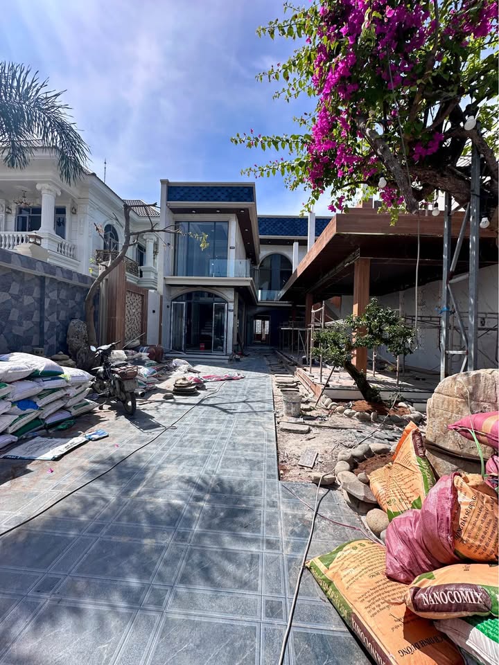 Villa Hải Lâm Nhà Bè 400m² giá 7,5 tỷ - Không gian nghỉ dưỡng tuyệt vời!