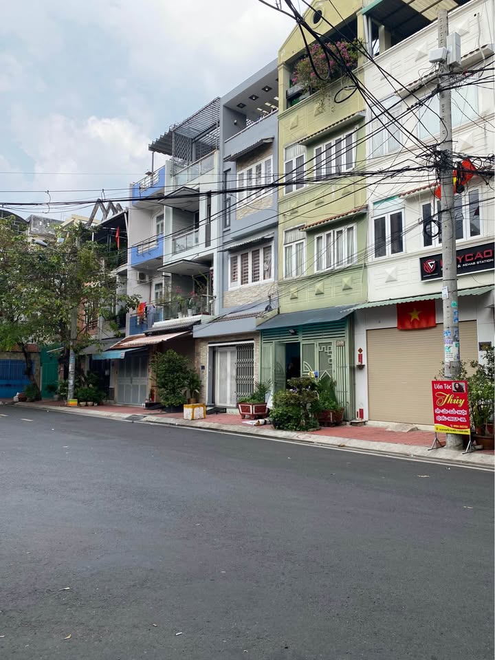 Nhà phố KDC Cao Lổ Q8 60m² giá 12.5 tỷ - Sổ hồng hoàn công, tiện ích đầy đủ!