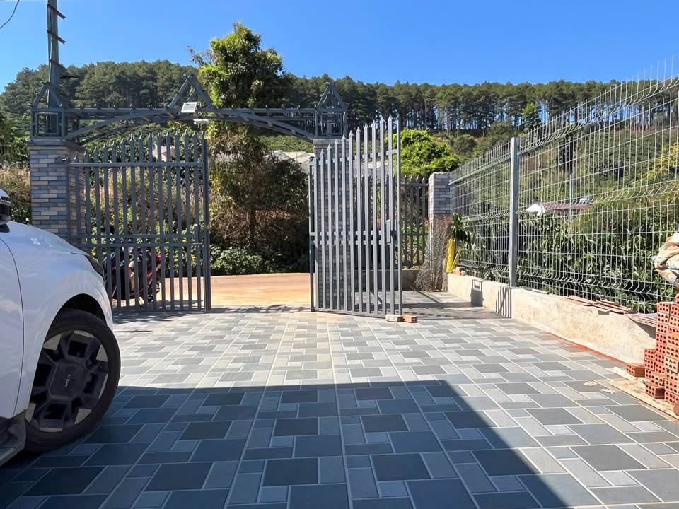 Nhà Mê Linh 267m² giá 2.3 tỷ - Gọn gàng, dễ ở, thuận tiện khai thác!