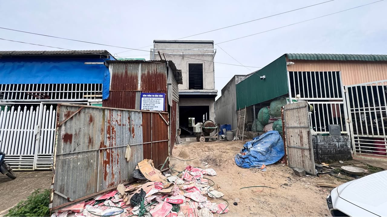 Nhà riêng Huyện Lạc Dương 156m² giá 3.3 tỷ - Mặt tiền rộng, giao thông thuận tiện!