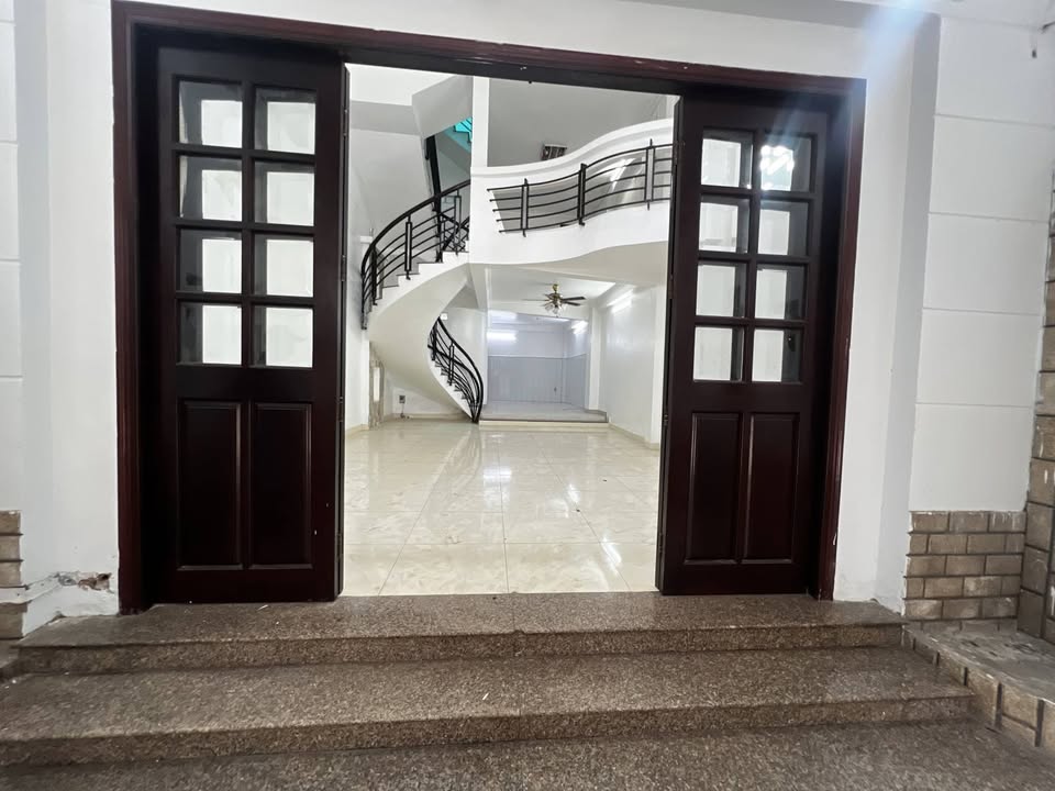 Nhà mặt tiền Hoàng Xuân Nhị, Phường Phú Trung, Quận Tân Phú 105m² giá 13.3 tỷ - Cơ hội đầu tư tuyệt vời!