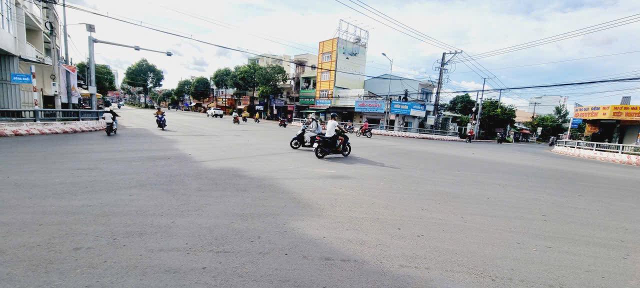 FrontHouse đường Nguyễn Đáng, Trà Vinh 90m² giá 8 tỷ - Kinh doanh sầm uất!