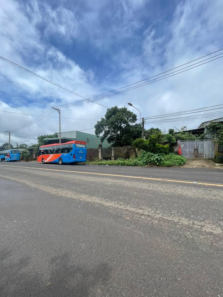 Bán FrontHouse mặt tiền Lý Nam Đế, Pleiku 820m² giá 11 tỷ - Đầu tư sinh lời tuyệt vời!