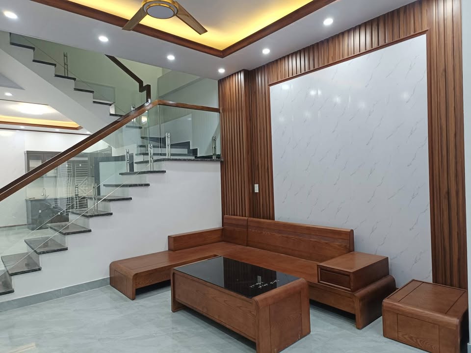 Nhà độc lập 3 tầng tại TDP Bắc, Phường An Hồng, 60m², giá chỉ 2 tỷ - Sẵn sàng vào ở!