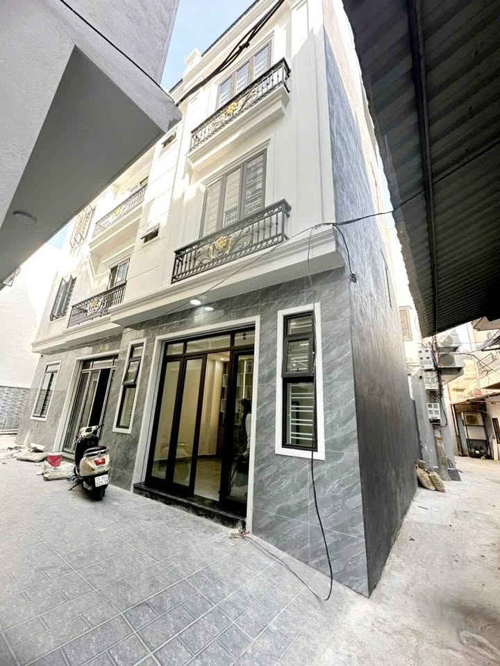 Nhà 4 Tầng Lô Góc Ngõ 152 Hồ Sen 77m² Giá 3.95 Tỷ - Cơ Hội Đầu Tư Sinh Lời!