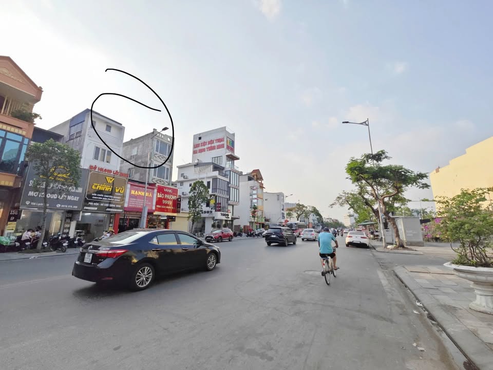 Nhà mặt phố Lạch Tray 40m² giá 18 triệu/tháng - Vị trí thuận lợi gần sân vận động!