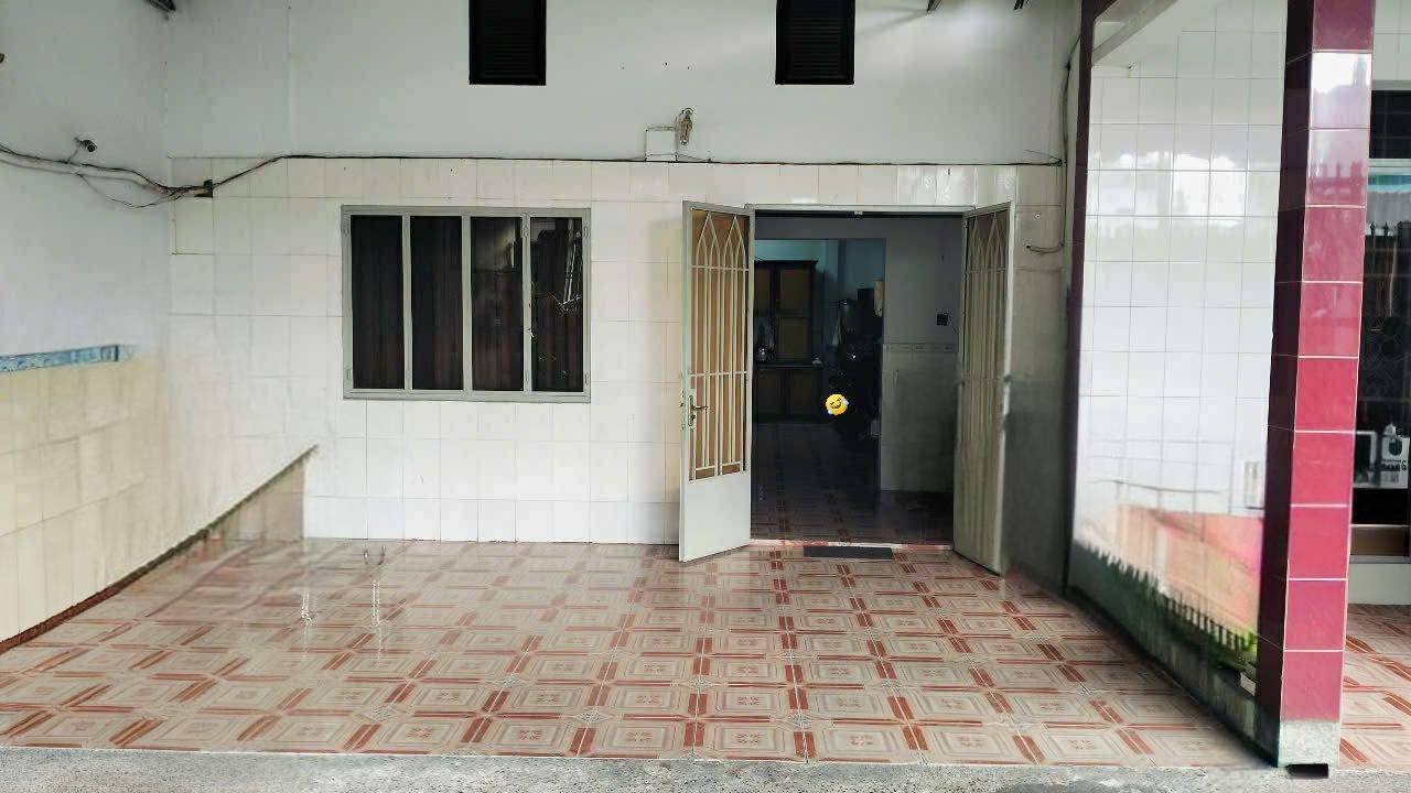 Nhà mặt tiền nhựa Hóc Môn 89m² giá 5.7 tỷ - Cơ hội đầu tư kinh doanh tuyệt vời!