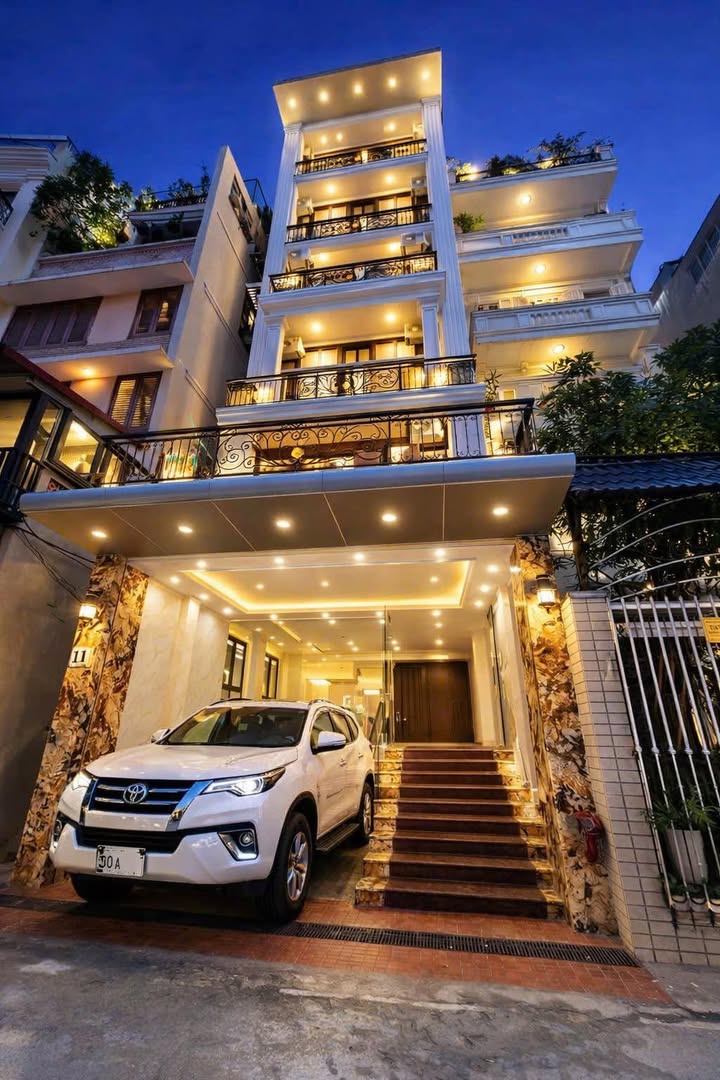 Toà nhà lô góc Thụy Khuê 130m² giá 57 tỷ - Đầu tư sinh lời 2 tỷ/năm!