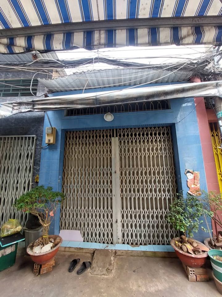 Nhà 2 Tầng Lạc Long Quân, Q11, 59m² giá 7.4 tỷ - Đầu tư sinh lời ngay!