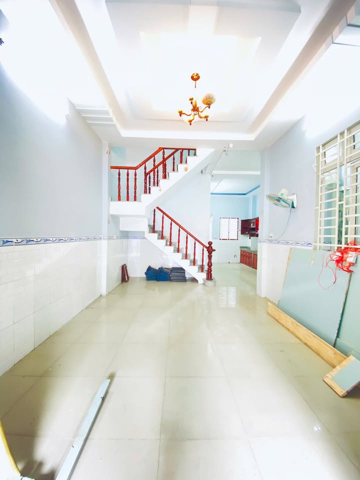 Nhà riêng Thới Tam Thôn Hóc Môn 90m² giá 4.5 tỷ - Sổ hồng riêng, thương lượng nhẹ!