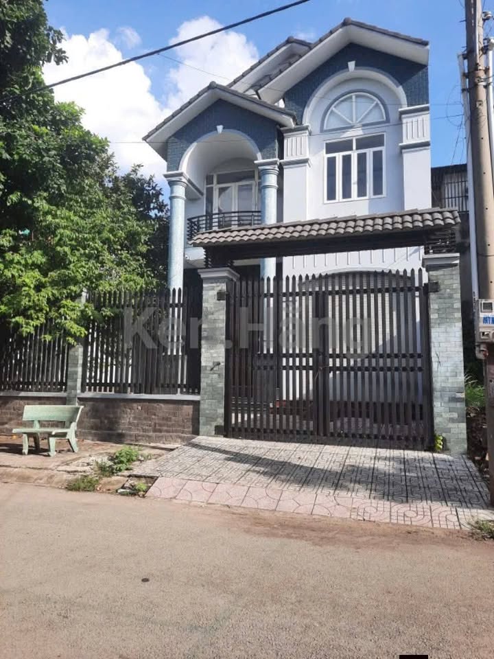 Nhà cho thuê mái thái 200m² tại Phường Phú Lợi, giá 15 triệu - Tiện nghi đầy đủ!