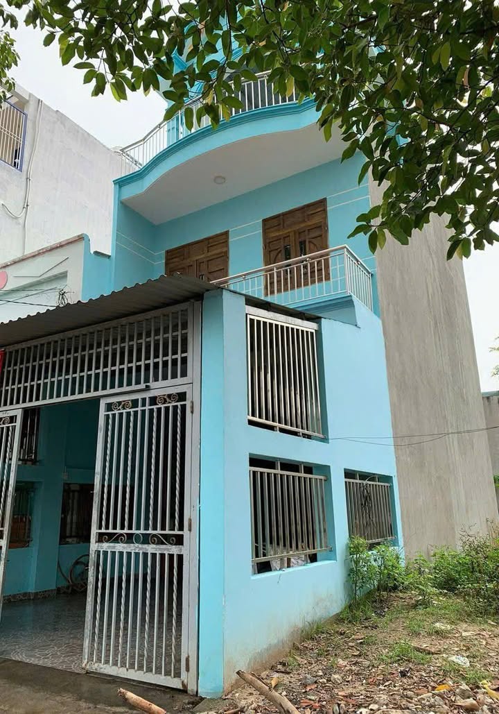 Nhà cho thuê 1 trệt 2 tầng Phú Tân 3PN giá chỉ 7.5 triệu/tháng - Sân ô tô rộng rãi!