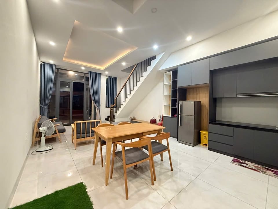 Nhà cho thuê Định Hoà - Thủ Dầu Một - 135m² giá 12 triệu - Nội thất cơ bản, vào ở ngay!