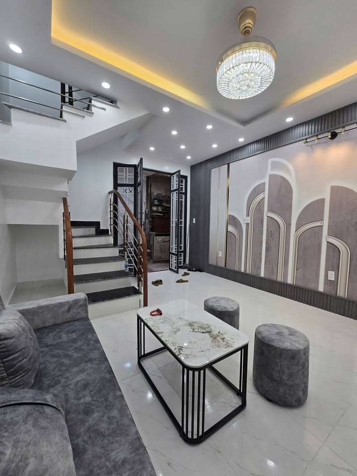 Nhà 3 tầng Cát Cụt, Hải Phòng 28m² giá 2.39 tỷ - Về ở ngay, tiện ích đầy đủ!