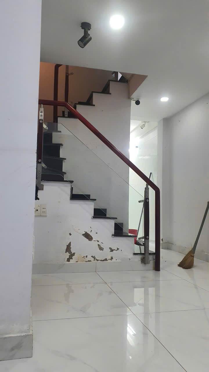 Nhà bán Quận 11, Lê Thị Bạch Cát 30m² giá 6.9 tỷ - Nhà nở hậu, chính chủ!