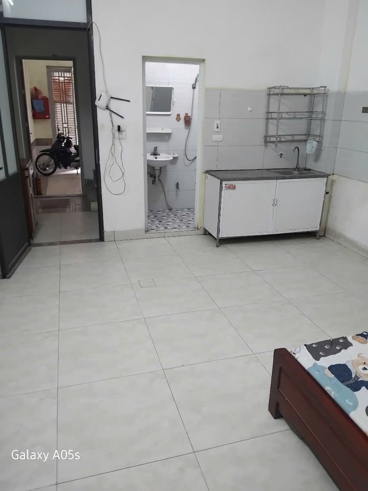 Cho thuê phòng khép kín 25m² tại Trung Kính, Cầu Giấy - Giá chỉ 3.8 triệu