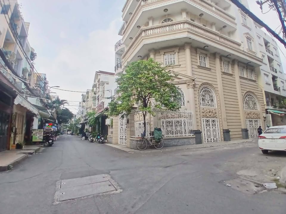 Nhà phố 452m² tại Quận 10 - Giá tốt, vị trí đắc địa gần Vạn Hạnh Mall!