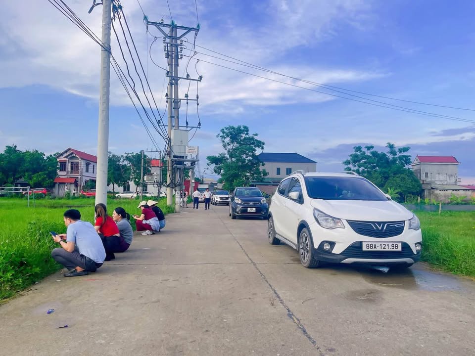 Lô đất đấu giá 120m² thôn Lực Điền, Yên Bình, Thạch Thất - Giá 1 tỷ, chính chủ bán gấp!