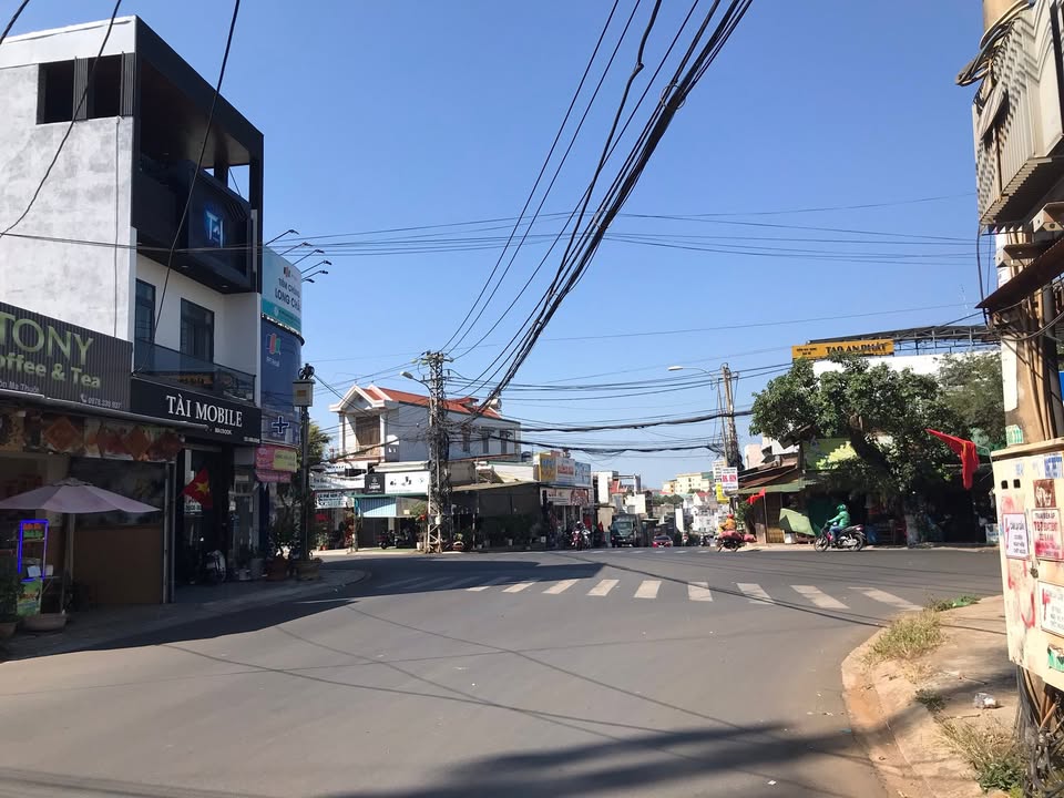 FrontHouse Hùng Vương Buôn Ma Thuột 92m² giá 6.5 tỷ - Vị trí kinh doanh đắc địa!