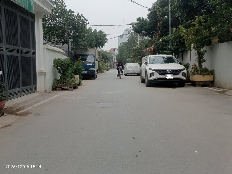 Nhà 3 tầng KĐT Kim Chung 105m² giá 14 tỷ - Thiết kế sang trọng, vị trí đắc địa!