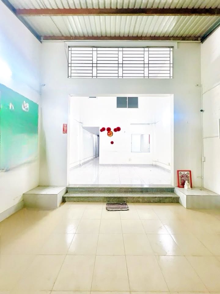 Nhà 2 tầng 100m² Hồ Học Lãm giá 5.7 tỷ - Pháp lý chuẩn, cơ hội đầu tư!