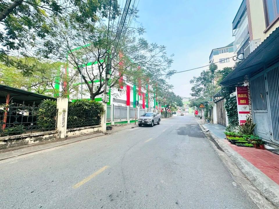 Đất phân lô Giang Biên - Việt Hưng 75m² giá 13.9 tỷ - Sổ đỏ chính chủ