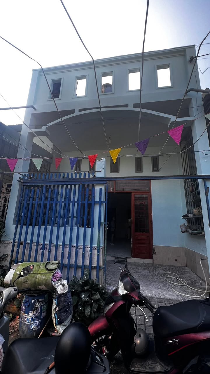 Nhà phố Tân Bình Dĩ An 75m² giá 1.8 tỷ - Tiện lợi gần khu du lịch!