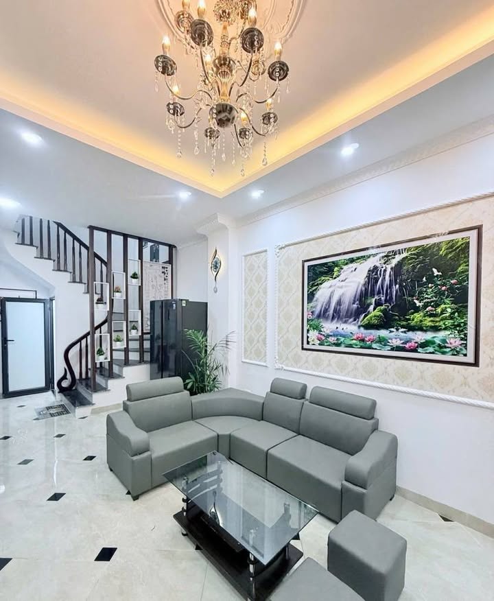 Nhà 4 tầng mới xây tại Đông La, Hoài Đức, 40m² giá 4 tỷ - Sổ đỏ chính chủ!