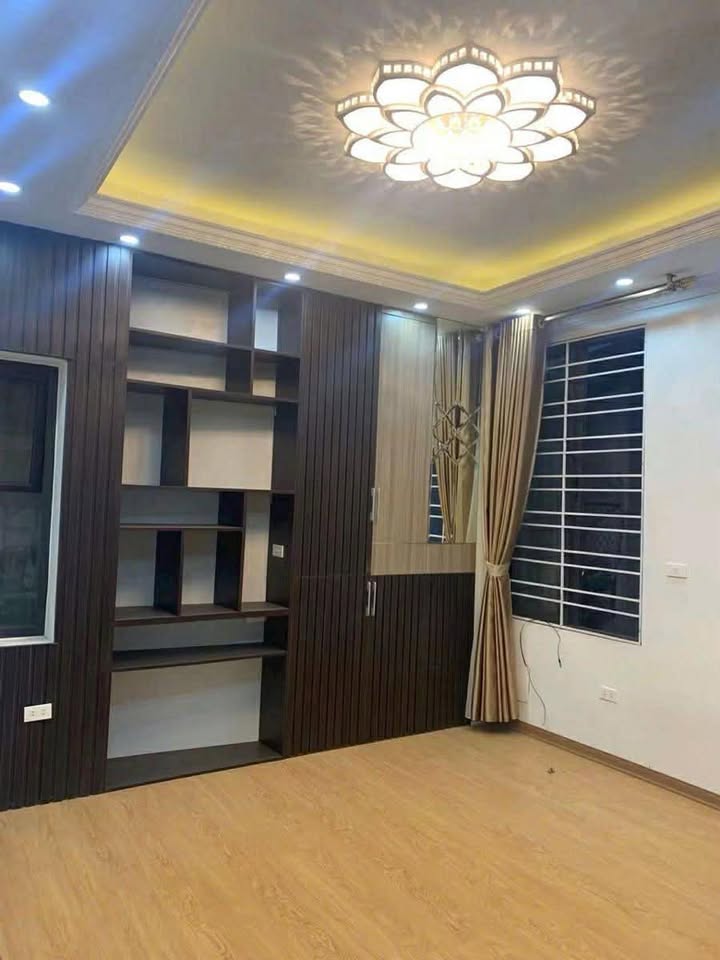 Nhà riêng Trần Thái Tông, Cầu Giấy 49m² giá 10.5 tỷ - Đầu tư sinh lời tốt!