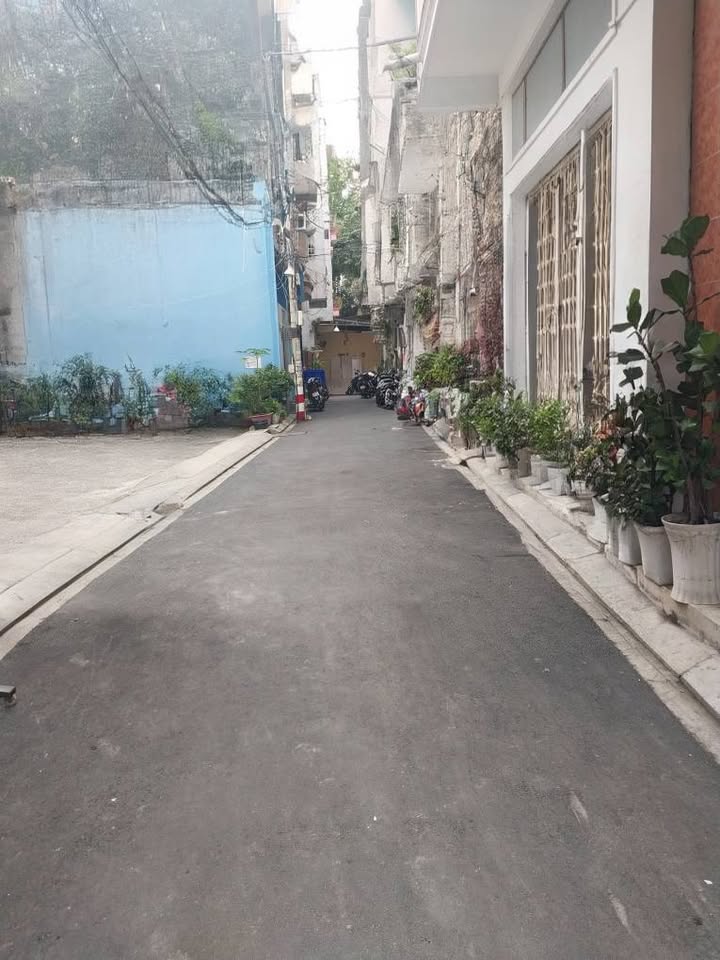 Nhà phố Tân Bình 44m² giá 7.9 tỷ - Gần chợ và bệnh viện!