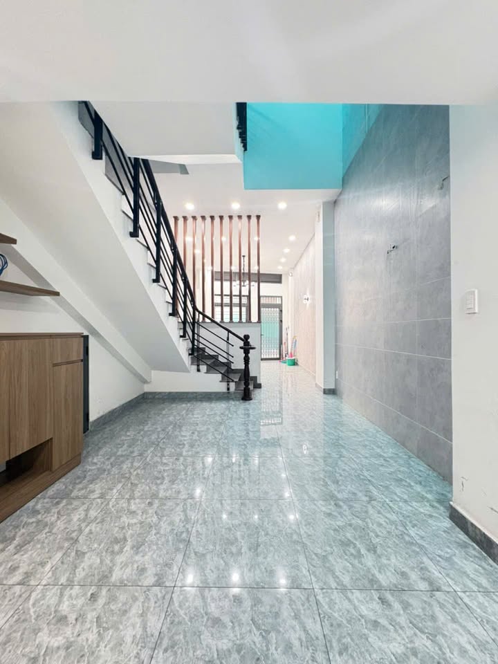 Cho thuê nhà mặt tiền Phan Ngữ, Đa Kao, Quận 1 - Nhà mới đẹp, giá chỉ 24 triệu!